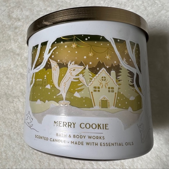 Bath & Body Works Merry Cookie 3-Wick Candle - Picture 2 of 8
